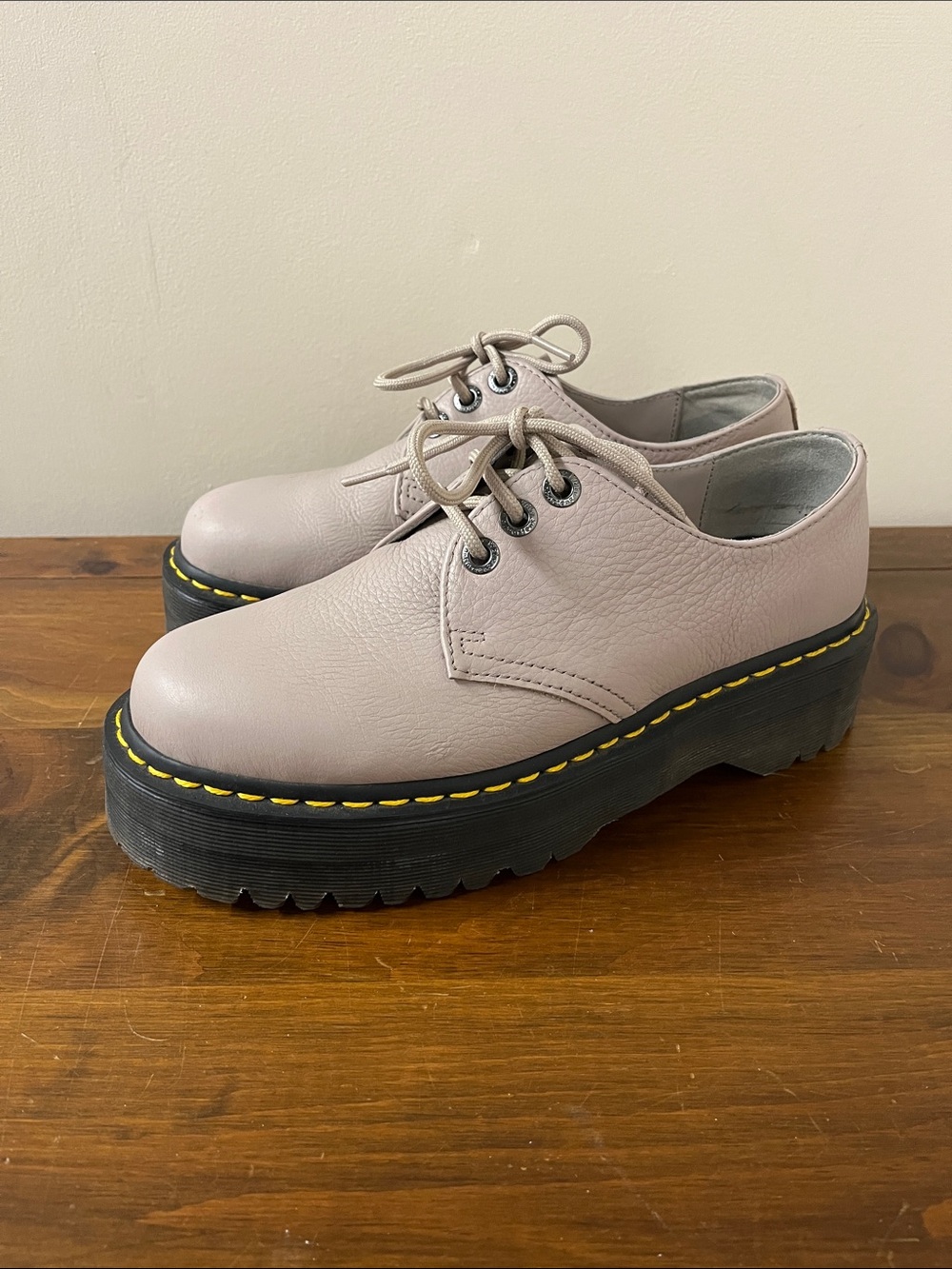 Dr. Martens Lace Up Oxford PISA LEATHER PLATFORM SHOES
